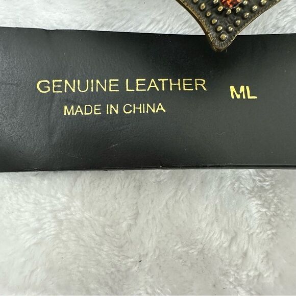 Women's M/L Black Leather Belt Bronze Metal Studded Floral Star Buckle Western - Picture 3 of 6